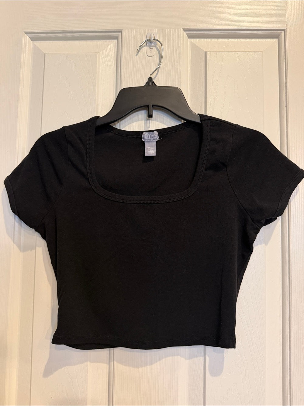 Tilly's Women's Black Square Neck Cropped Tee M