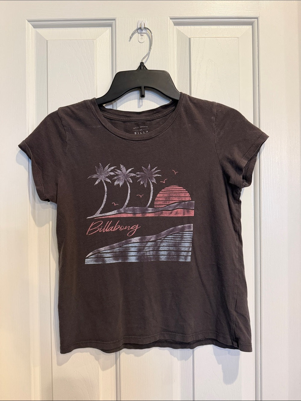 Billabong Women's Charcoal Graphic Tee L
