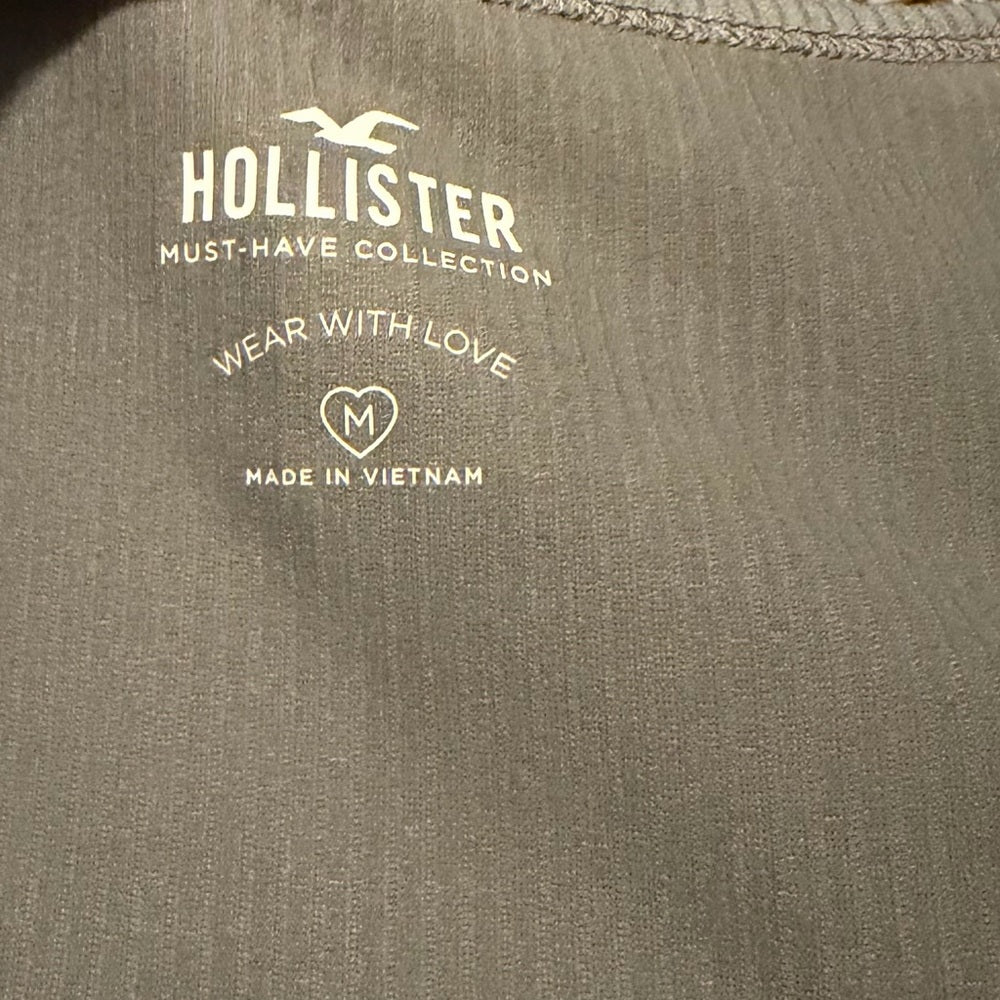 Hollister Women's Smokey Gray Ribbed Crop Top M