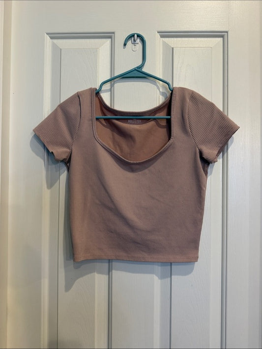 Hollister Women's Mauve Pink Ribbed Scoop Neck Crop Top M